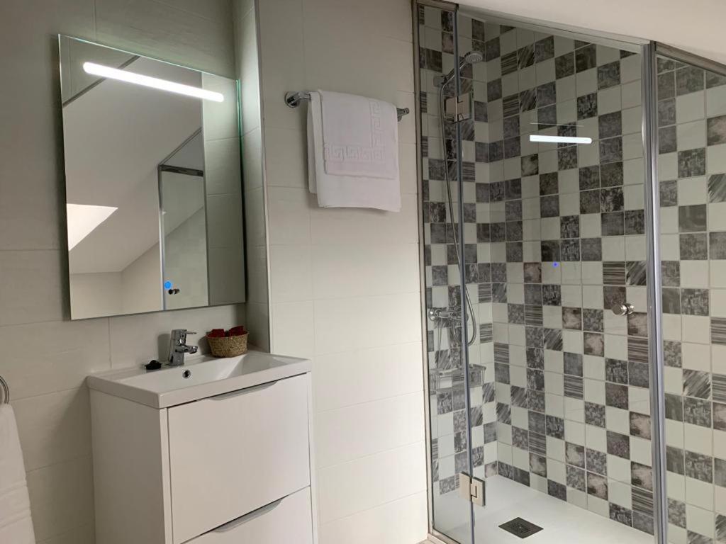 Apartamento Los Arcos リャネス エクステリア 写真